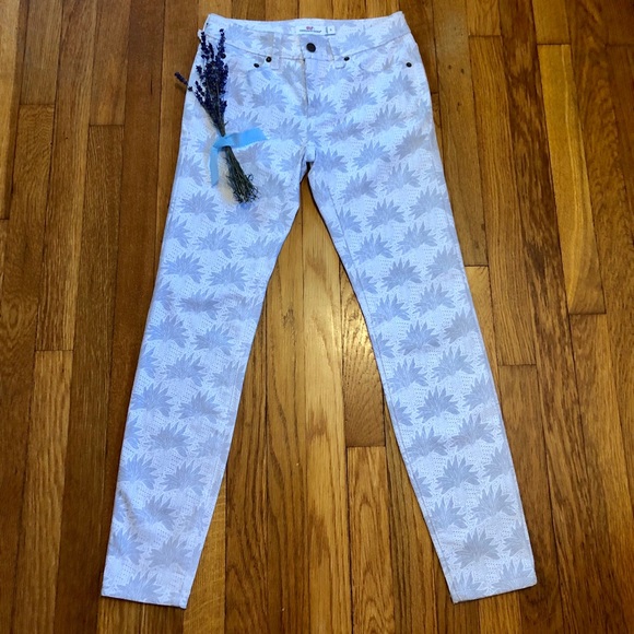 Vineyard Vines White and Grey Denim Jeans - Picture 9 of 12